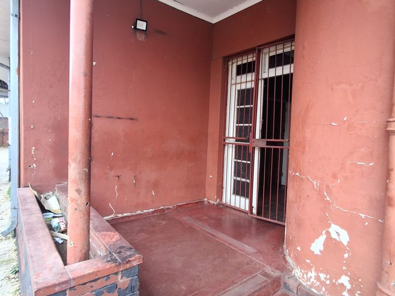 INVESTMENT PROPERTY IN THE HEART OF VEREENIGING CENTRAL! - Photo 8