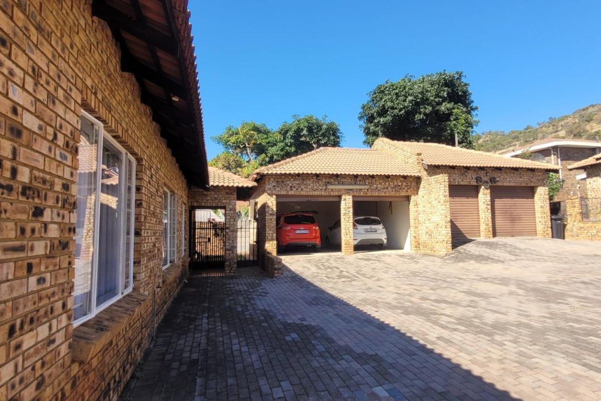 4 Bedroom Family Home on Offer! - Photo 2