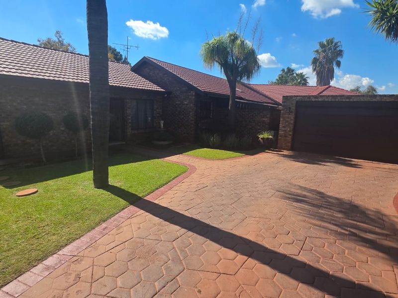 House For Sale In Pretoria - Photo 4