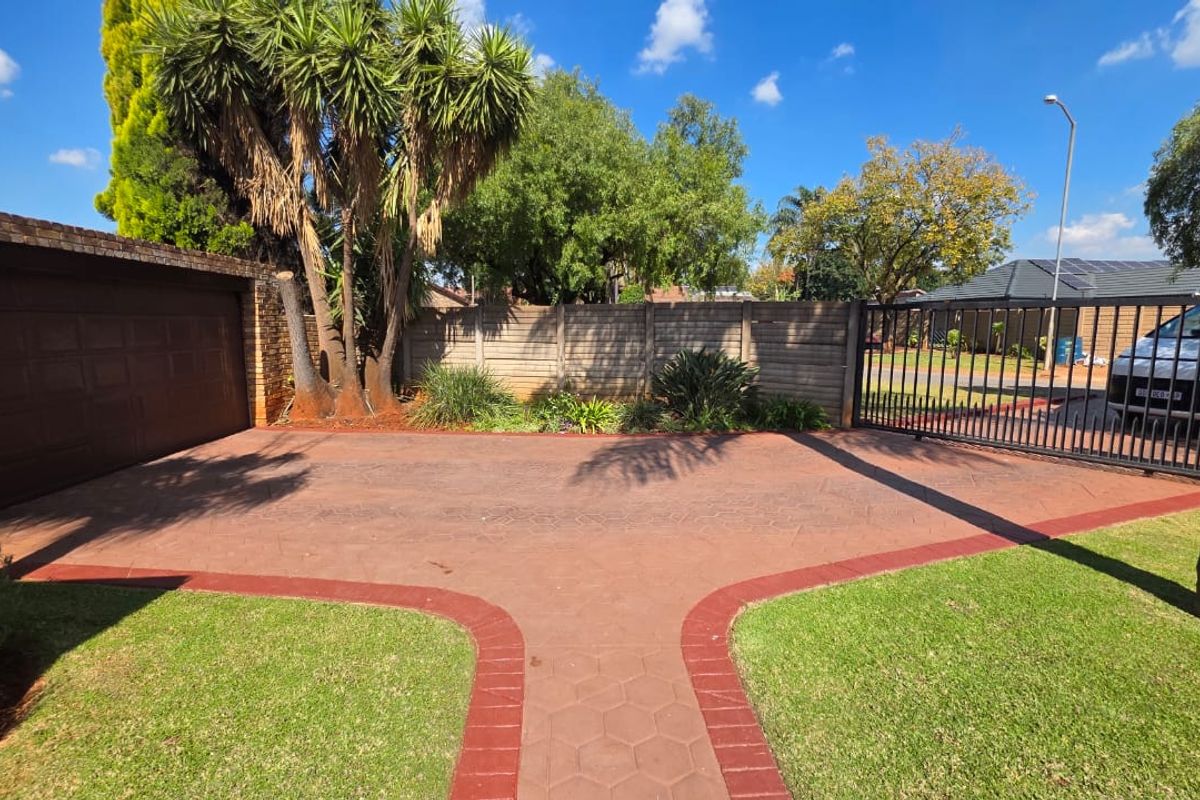 House For Sale In Pretoria - Photo 2