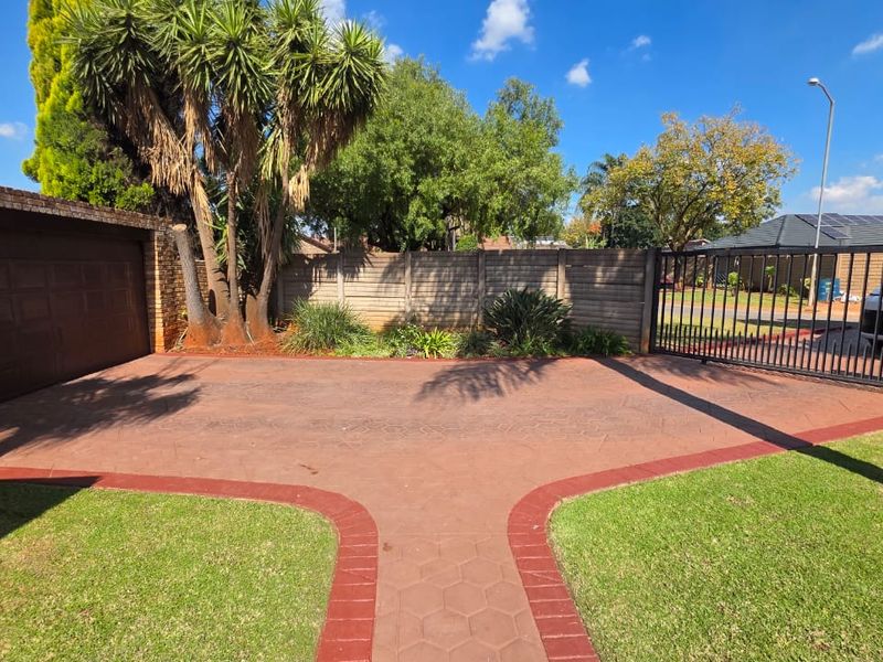 House For Sale In Pretoria - Photo 2