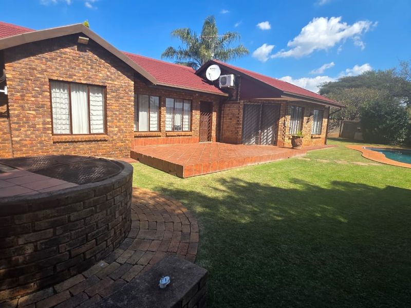 House For Sale In Pretoria - Photo 10