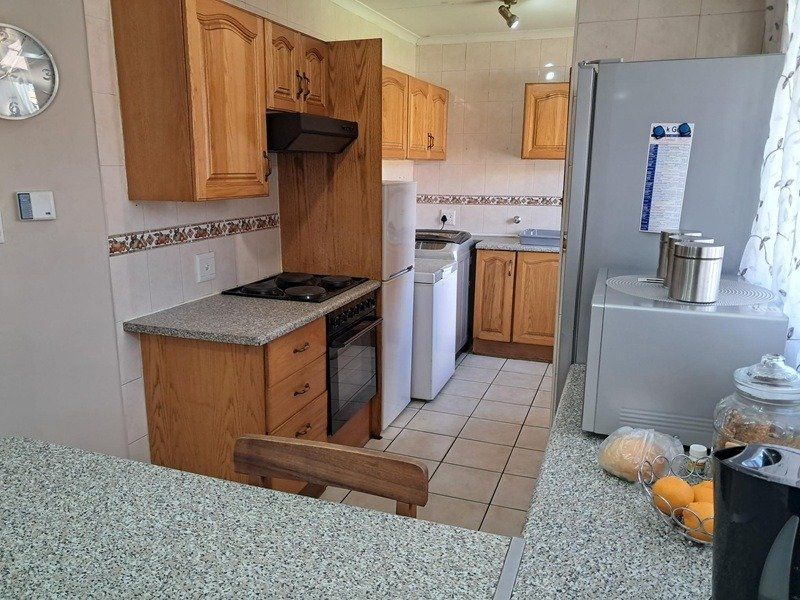 Charming 3 Bedroom Family Home in Montana Park! - Photo 10