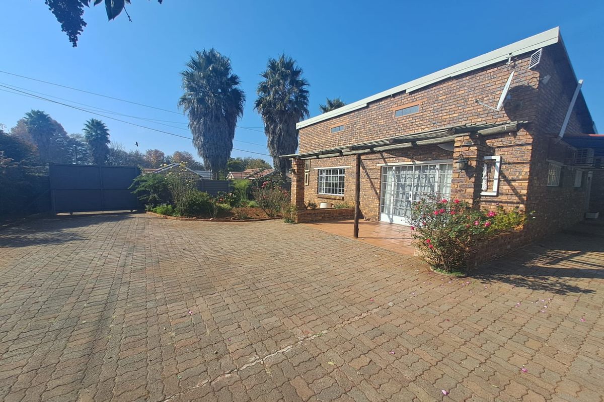 DOUBLE THE VALUE – ONE INCREDIBLE PROPERTY IN MEYERTON CENTRAL! - Photo 5