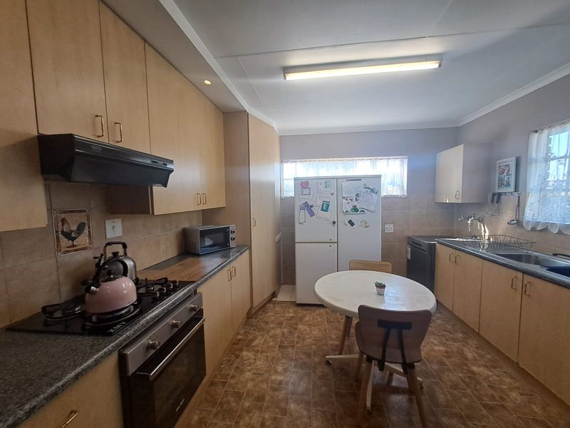 DOUBLE THE VALUE – ONE INCREDIBLE PROPERTY IN MEYERTON CENTRAL! - Photo 8