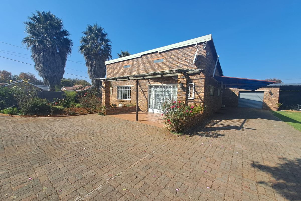 DOUBLE THE VALUE – ONE INCREDIBLE PROPERTY IN MEYERTON CENTRAL! - Photo 4