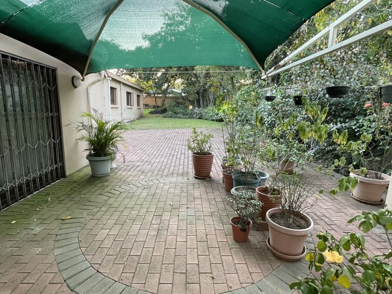 Prime area - family home for sale in Meno Park - Photo 9