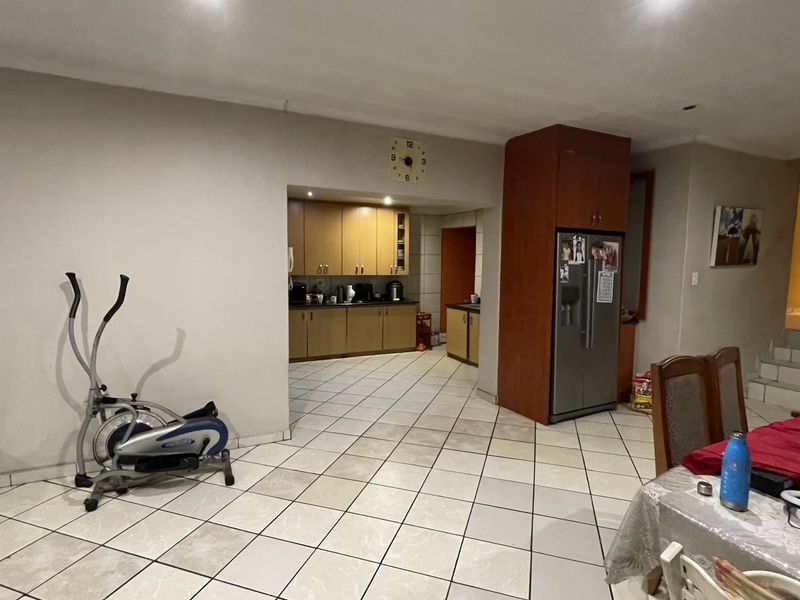 Prime area - family home for sale in Meno Park - Photo 5