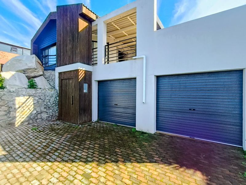 Modern family home - Photo 1