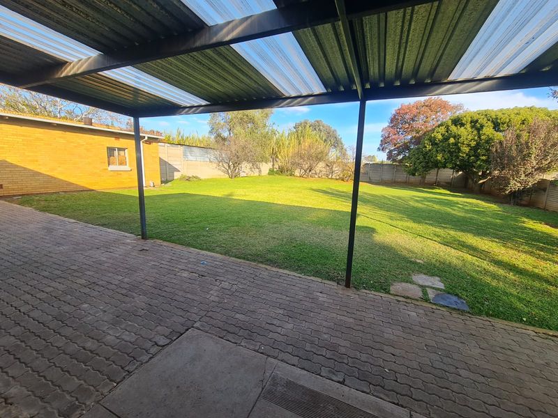 FOR SALE – CW6 | Spacious Family Home - Photo 10