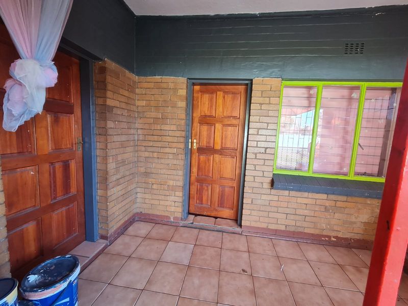FOR SALE – CW6 | Spacious Family Home - Photo 7