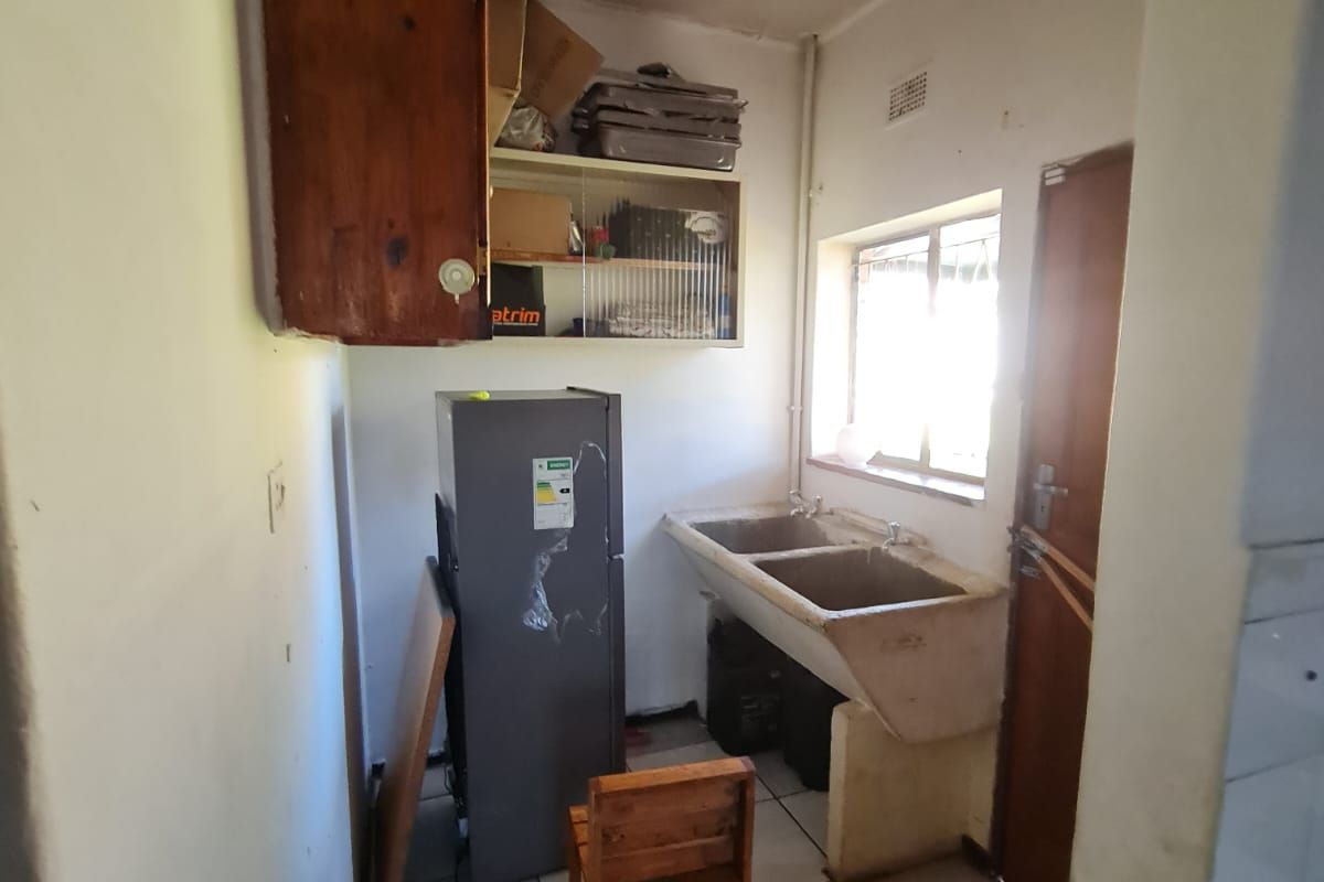 FOR SALE – CW6 | Spacious Family Home - Photo 3