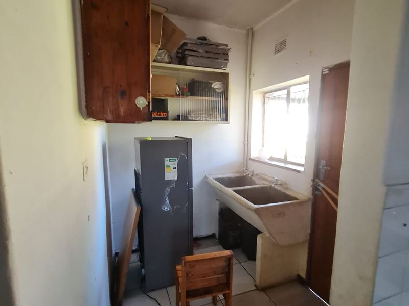 FOR SALE – CW6 | Spacious Family Home - Photo 3