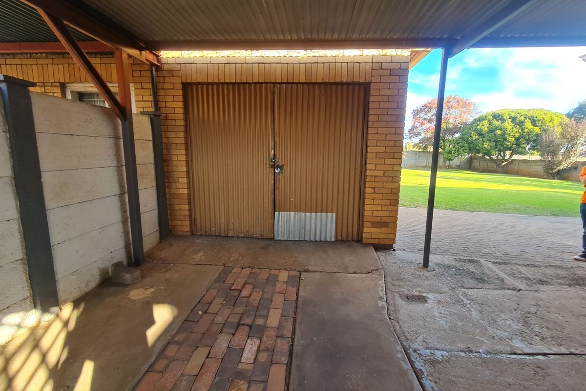 FOR SALE – CW6 | Spacious Family Home - Photo 4