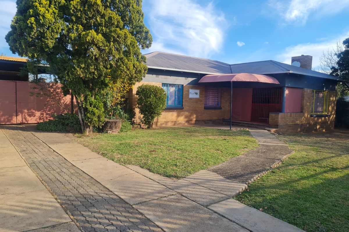 FOR SALE – CW6 | Spacious Family Home - Photo 2