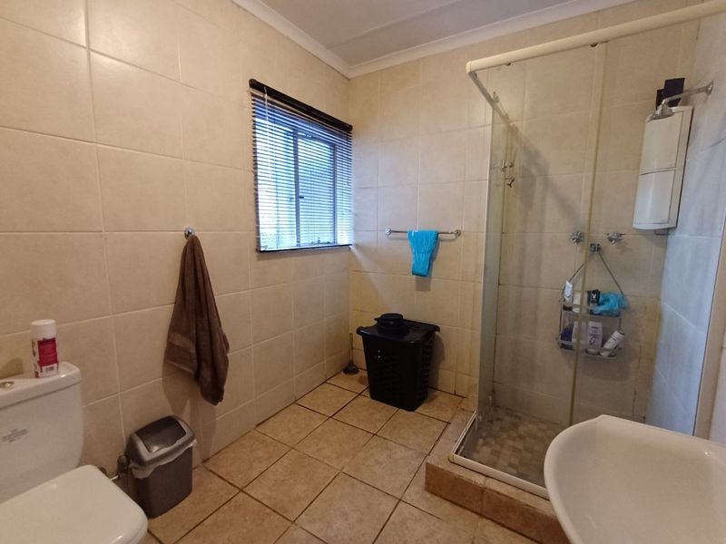SE 6 Family Home Up For Grabs - Photo 6