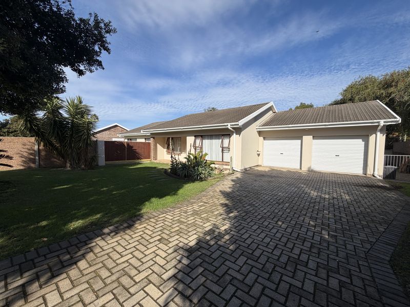 Family home in Boskloof, Humansdop - Photo 1