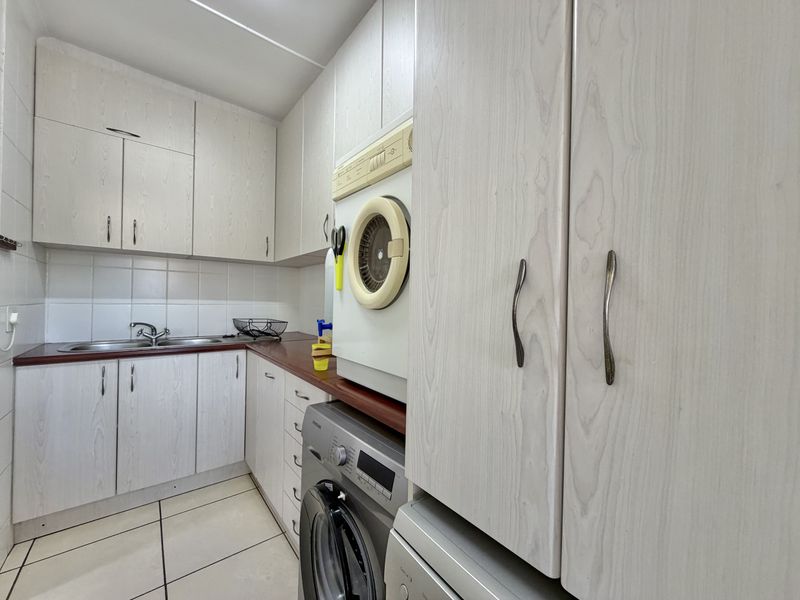 Family home in Boskloof, Humansdop - Photo 9