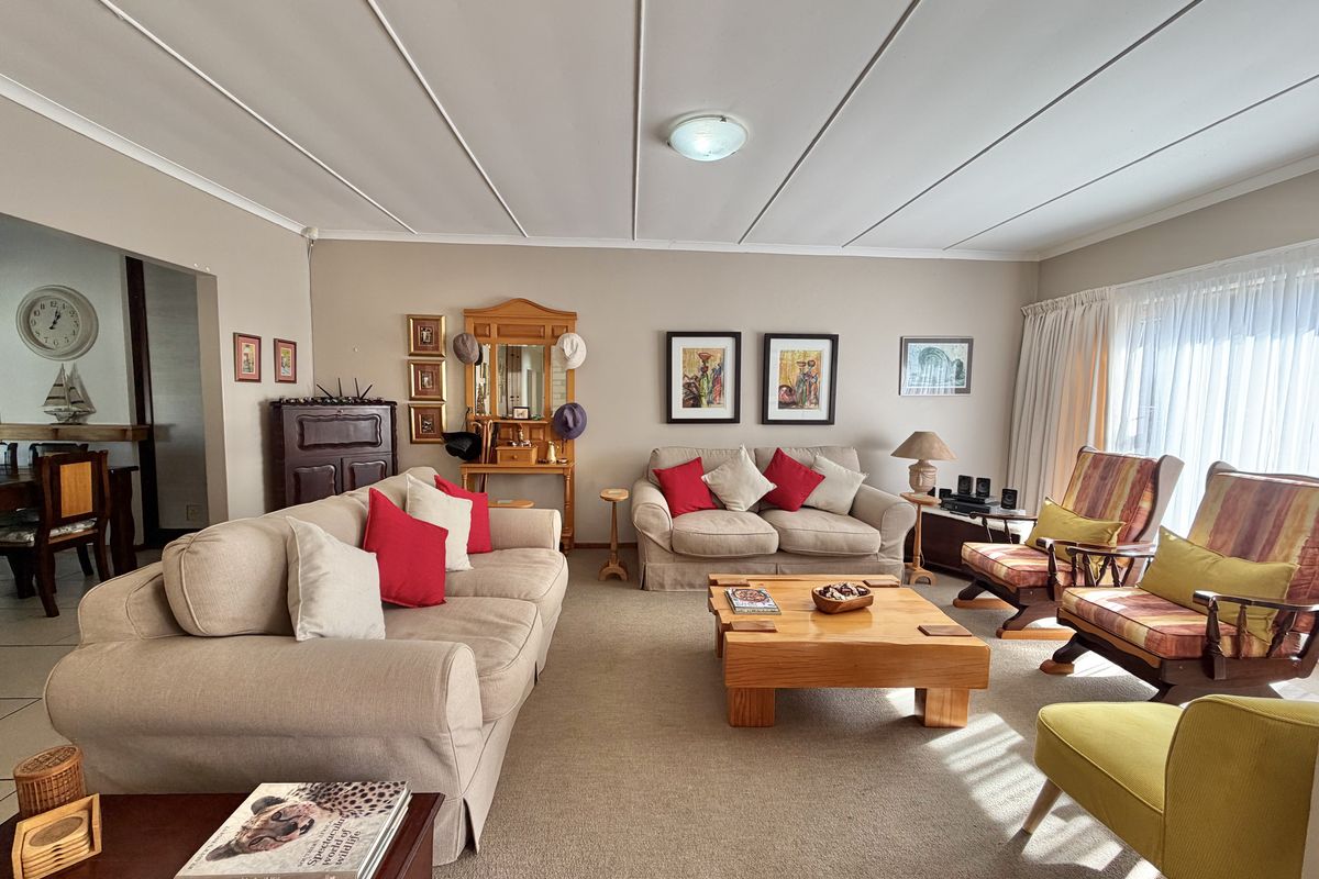 Family home in Boskloof, Humansdop - Photo 2
