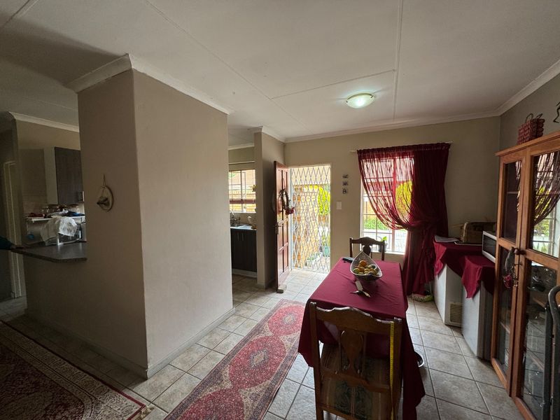 2 Bedroom Townhouse for Growing Family! - Photo 6