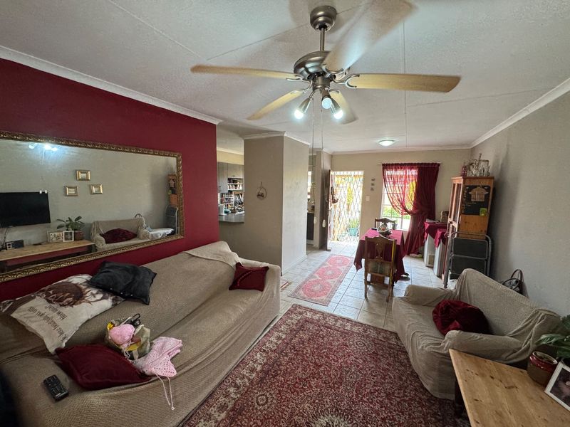 2 Bedroom Townhouse for Growing Family! - Photo 5