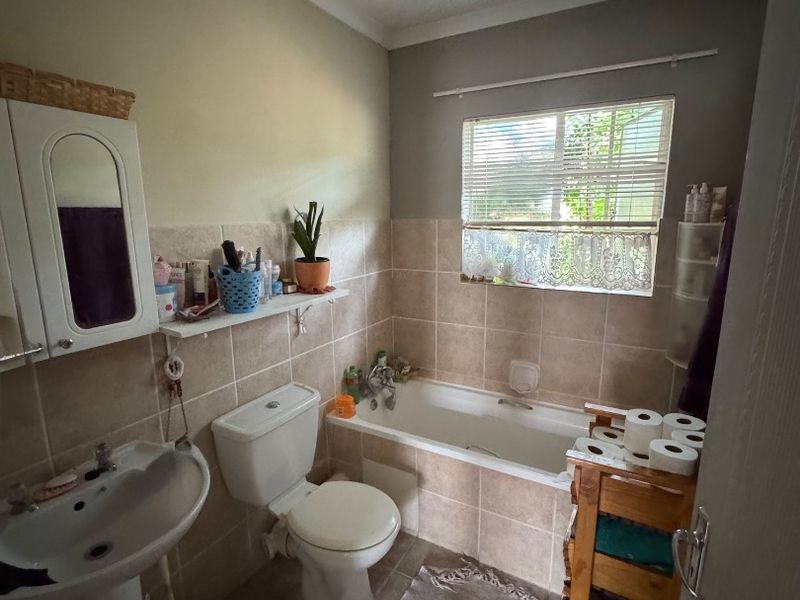 2 Bedroom Townhouse for Growing Family! - Photo 9
