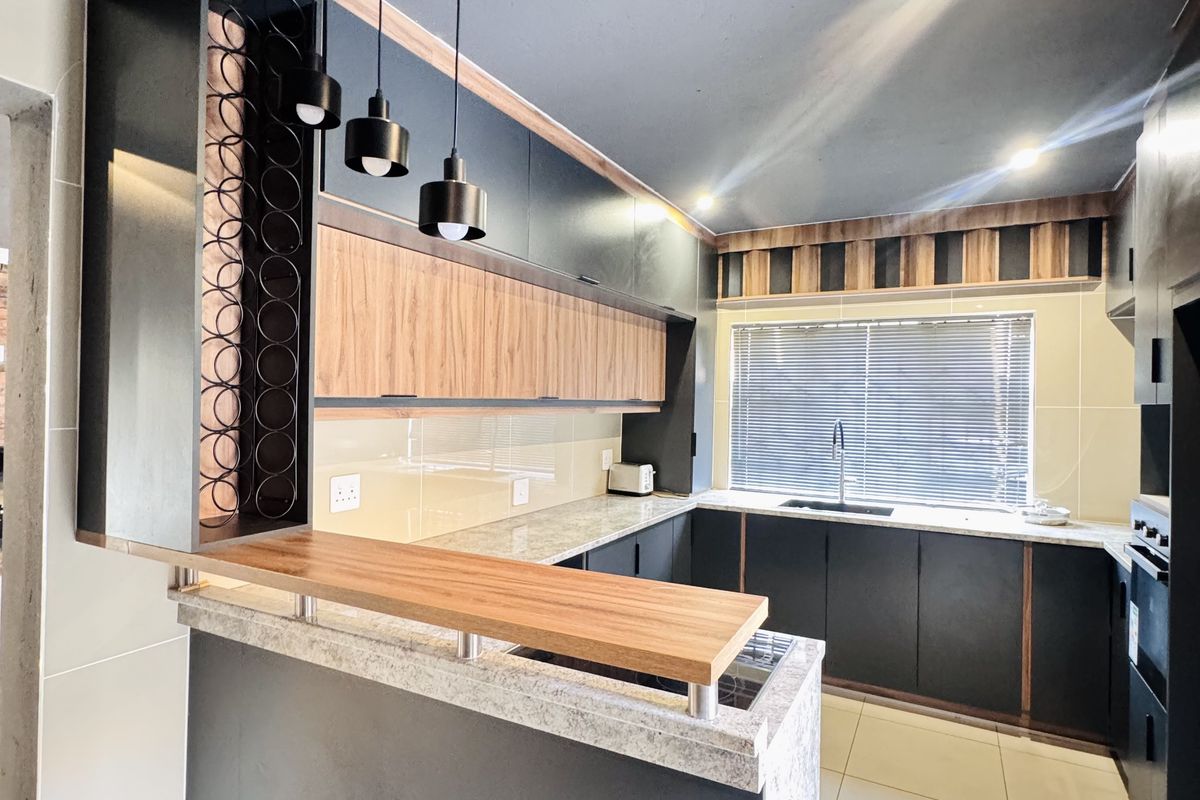Elegant 5 Bedroom Double-Storey Home with Cinema Room, Office and Premium Security Features - Photo 3