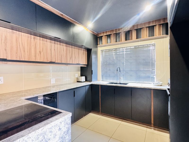 Elegant 5 Bedroom Double-Storey Home with Cinema Room, Office and Premium Security Features - Photo 4