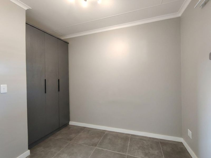 Modern 1 Bed 1 Bath FOR SALE! - Photo 7
