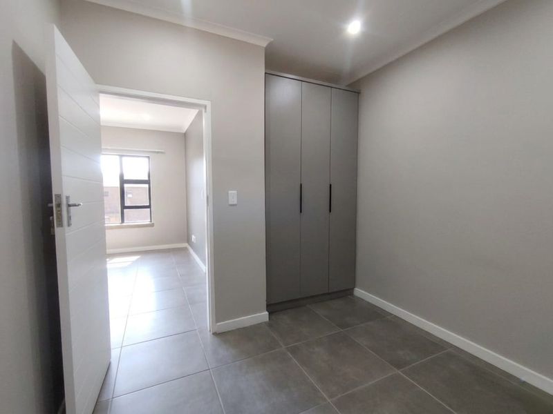 Modern 1 Bed 1 Bath FOR SALE! - Photo 6