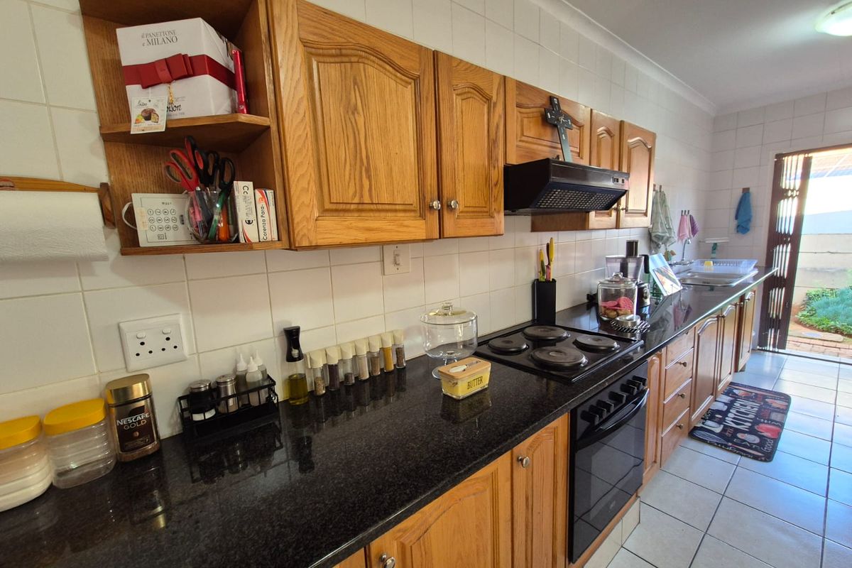 !Perfect Priced in a Secured Area! - Photo 4