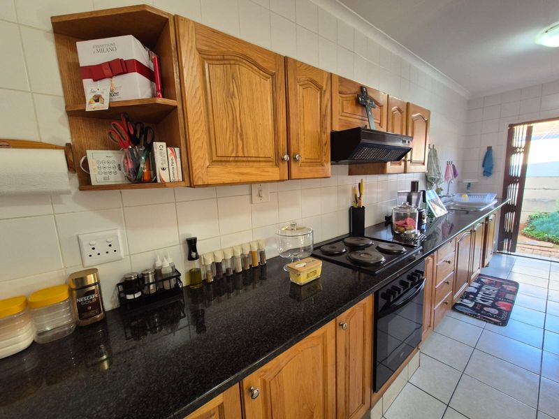 !Perfect Priced in a Secured Area! - Photo 4