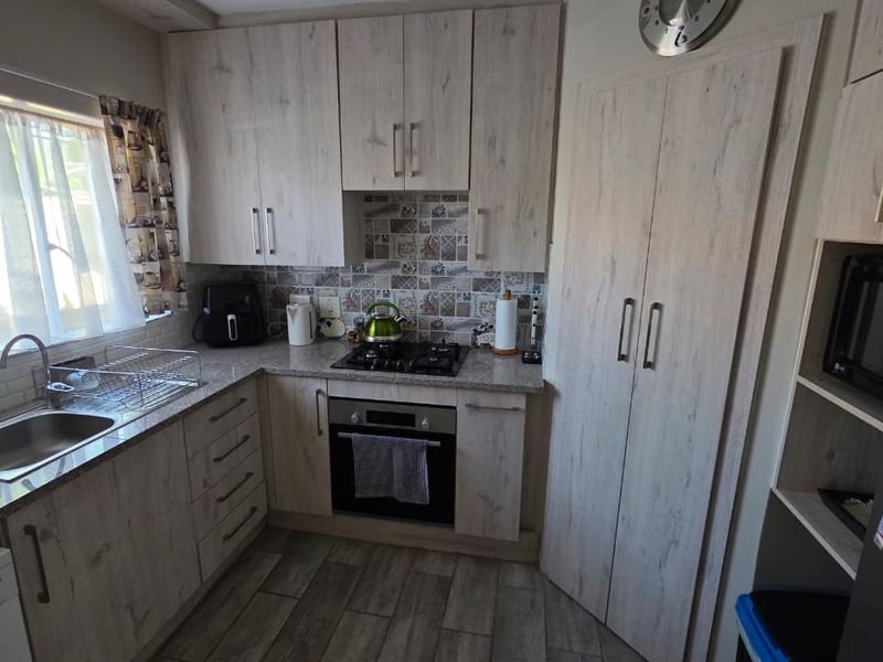 3 Bed 1 Bath Family Home ON OFFER! - Photo 8