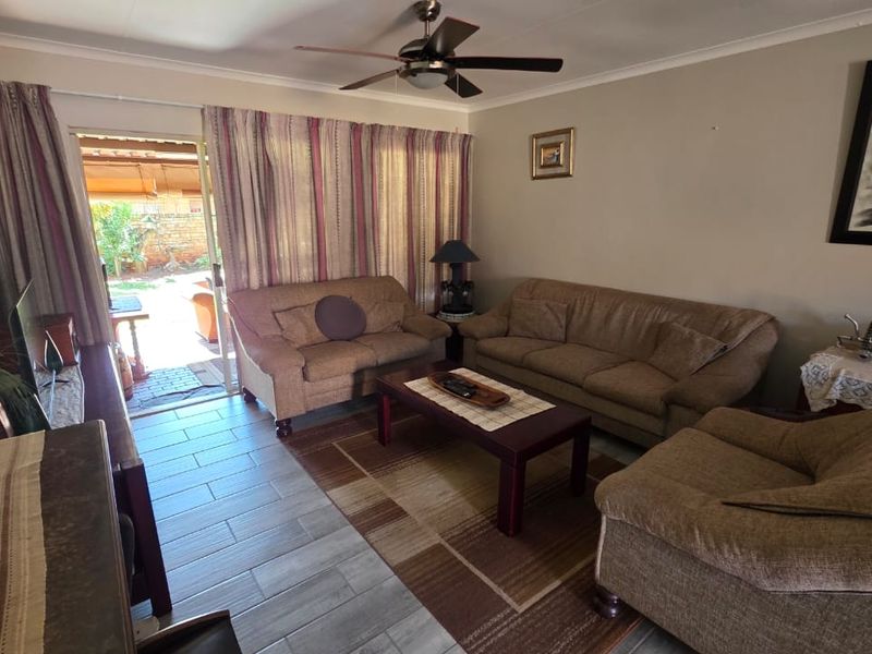 3 Bed 1 Bath Family Home ON OFFER! - Photo 6