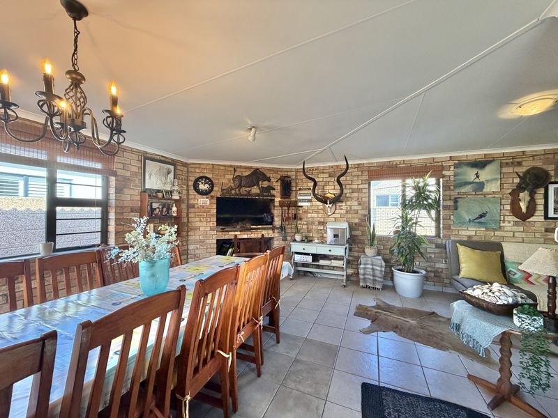 Prime Location – Low Maintenance Family Home in Kabeljous - Photo 2