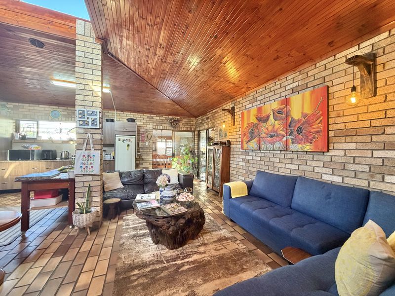 Prime Location – Low Maintenance Family Home in Kabeljous - Photo 7