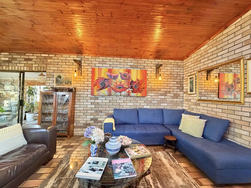 Prime Location – Low Maintenance Family Home in Kabeljous - Photo 4