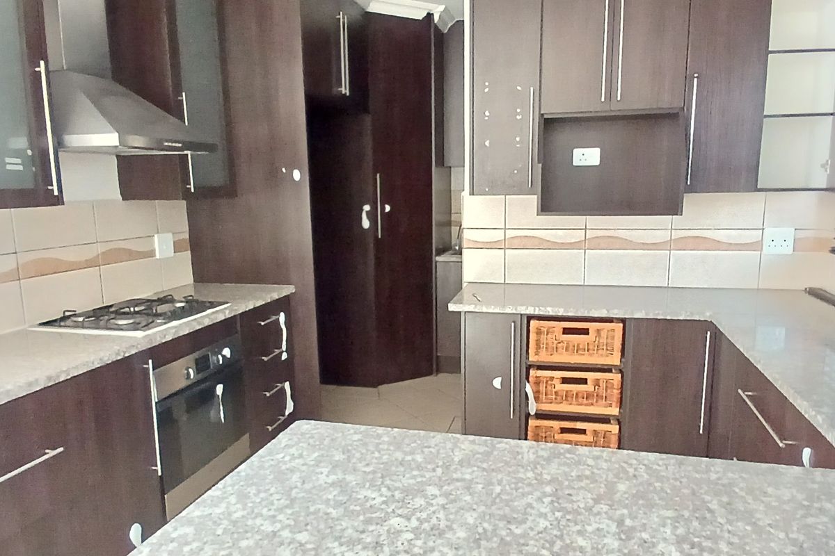 Beautiful property at a great price! - Photo 4
