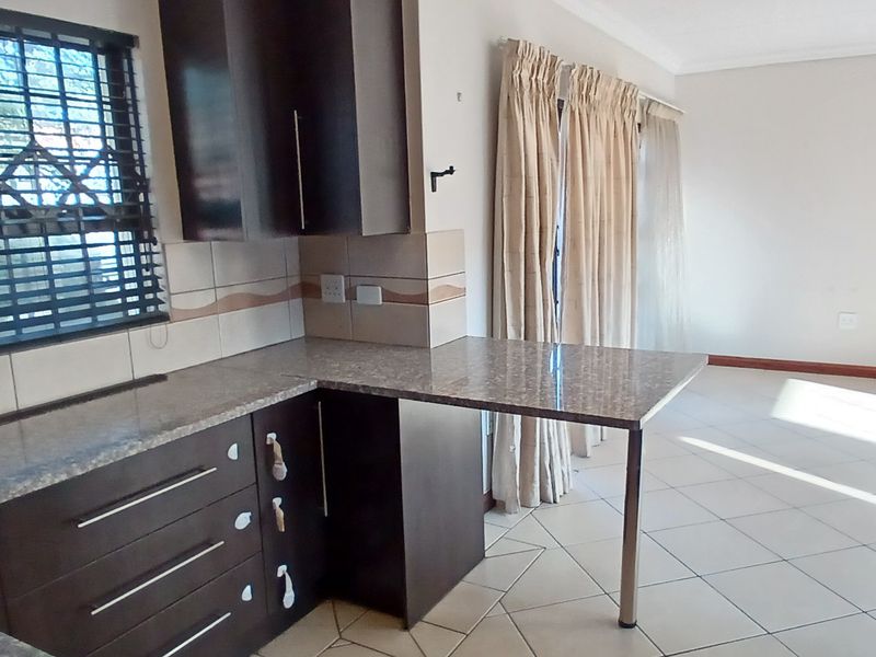 Beautiful property at a great price! - Photo 6