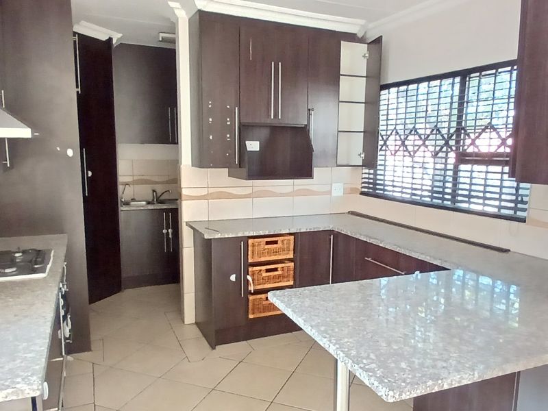 Beautiful property at a great price! - Photo 3