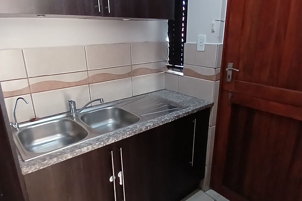Beautiful property at a great price! - Photo 5