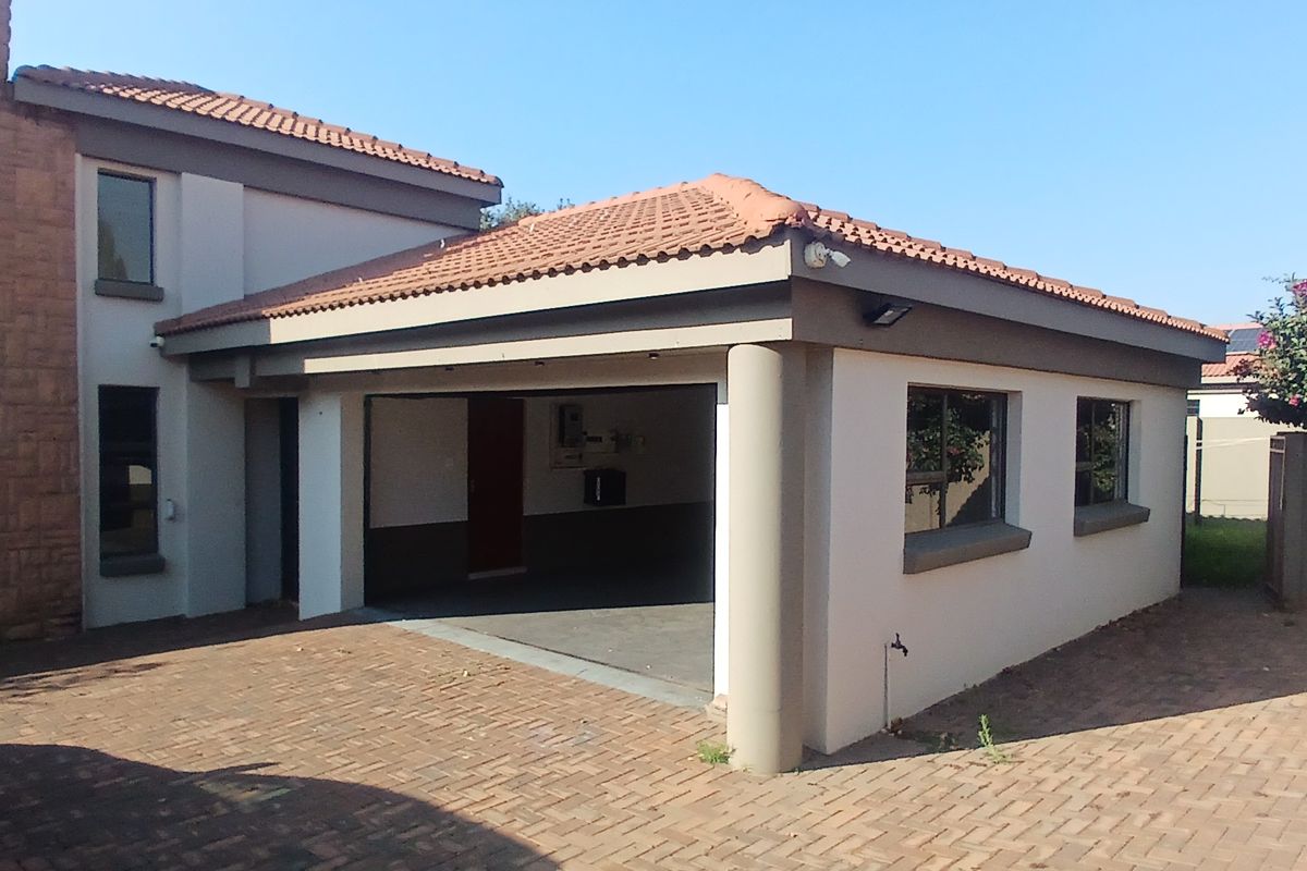 Beautiful property at a great price! - Photo 2