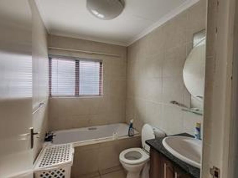 3 Bedroom Apartment to Rent in Helderwyk Estate, Brakpan. Situated in the highly secure Estate - Photo 9