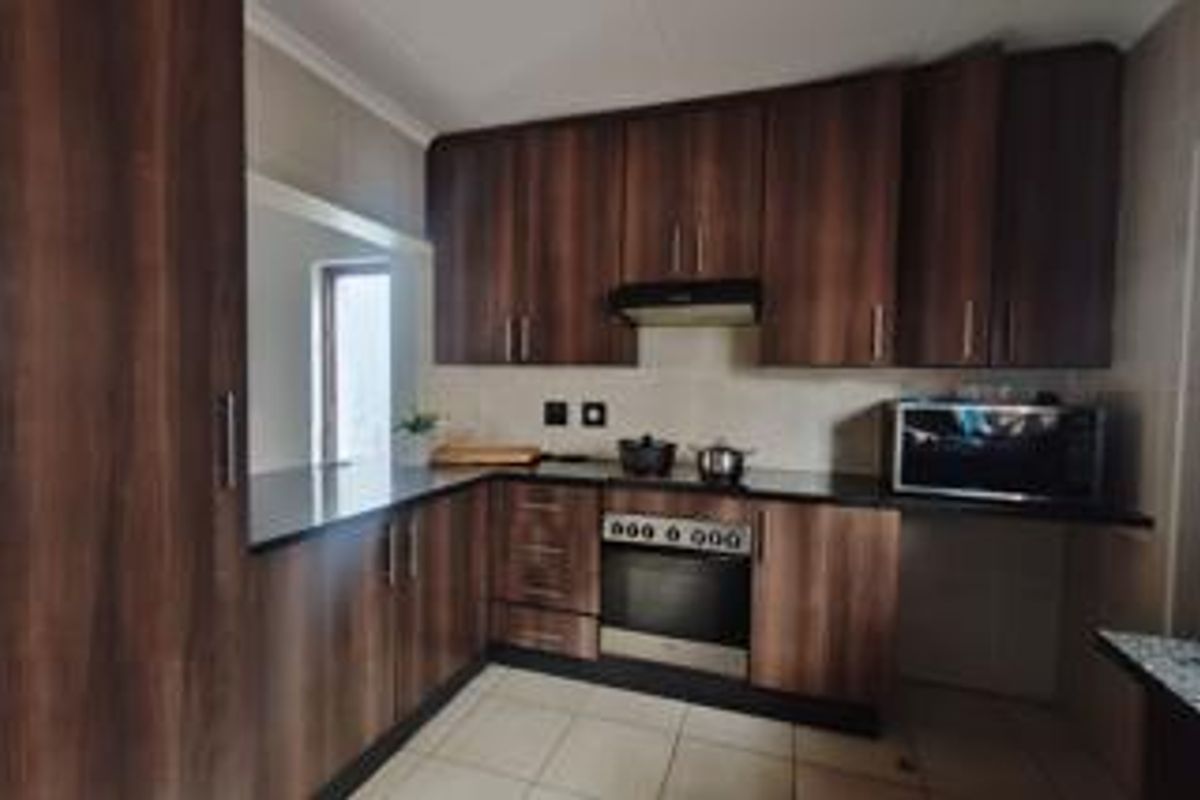 3 Bedroom Apartment to Rent in Helderwyk Estate, Brakpan. Situated in the highly secure Estate - Photo 2