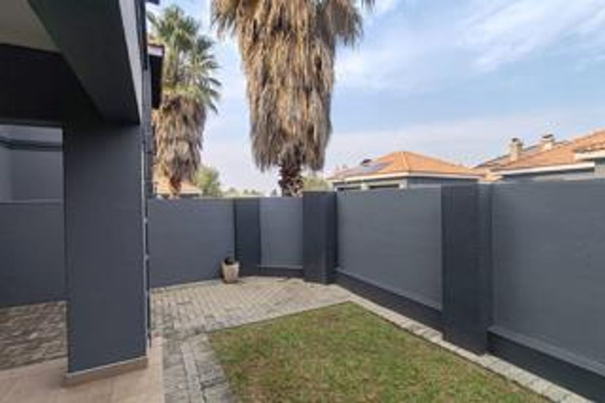 3 Bedroom Apartment to Rent in Helderwyk Estate, Brakpan. Situated in the highly secure Estate - Photo 5