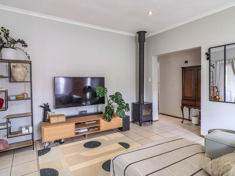 Secure, Stylish & Perfectly Positioned Cluster Living - Photo 10