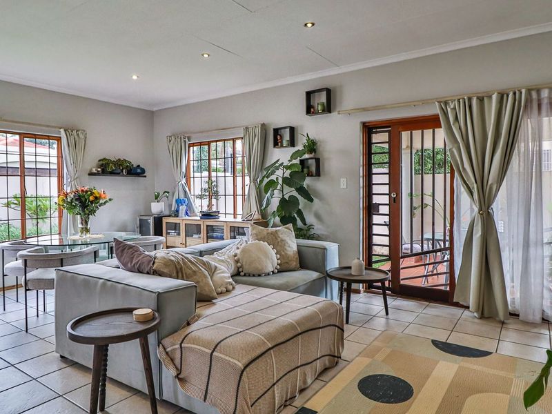 Secure, Stylish & Perfectly Positioned Cluster Living - Photo 8