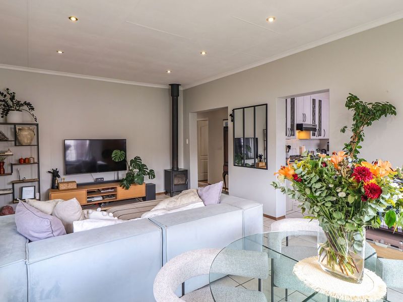 Secure, Stylish & Perfectly Positioned Cluster Living - Photo 5