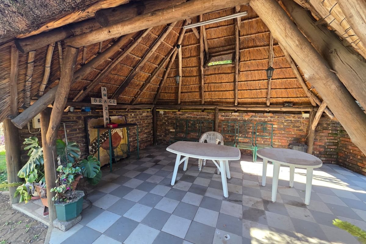 FAMILY HOME FOR SALE IN OLD VAALPARK - Photo 3