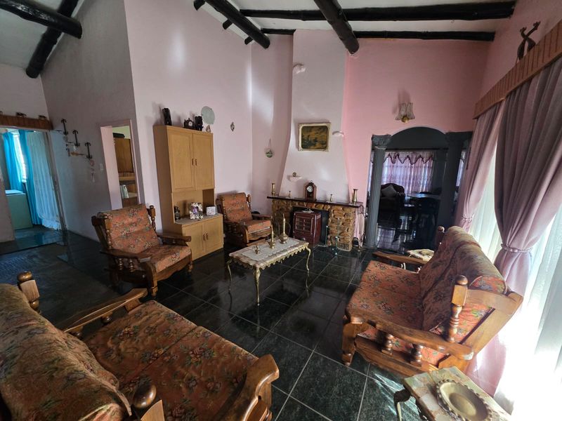FAMILY HOME FOR SALE IN OLD VAALPARK - Photo 4
